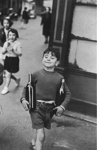 Henri Cartier-Bresson: Rue Mouffetard, 1954